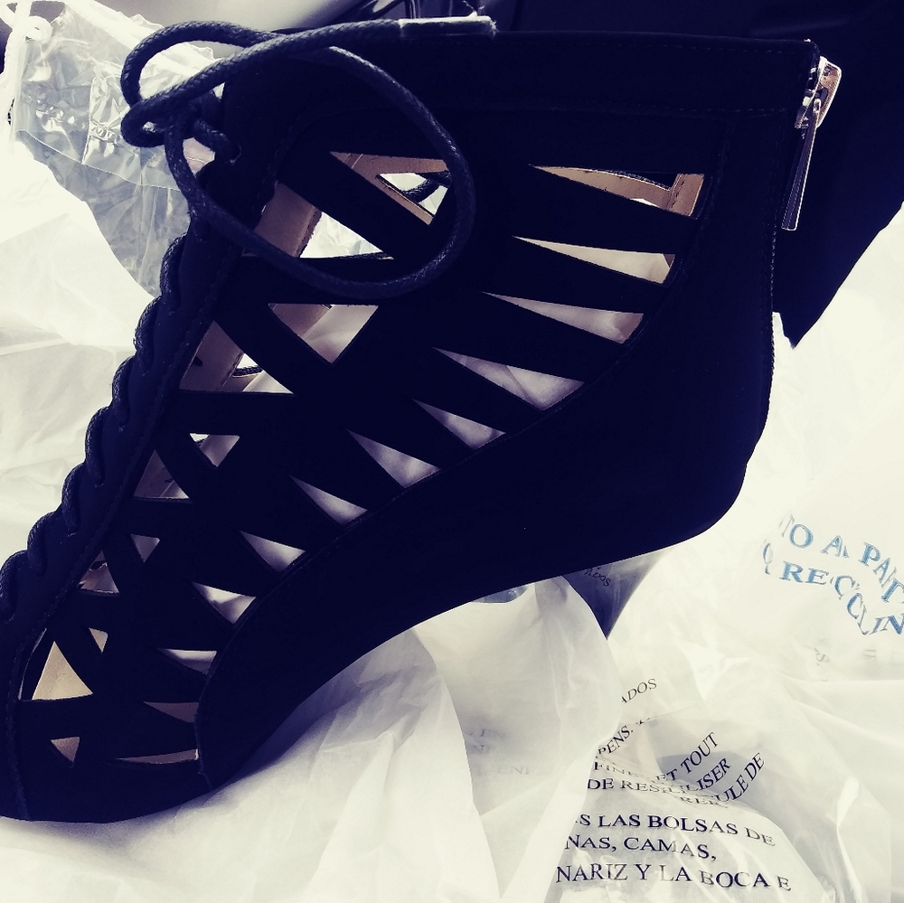 Women's shoes